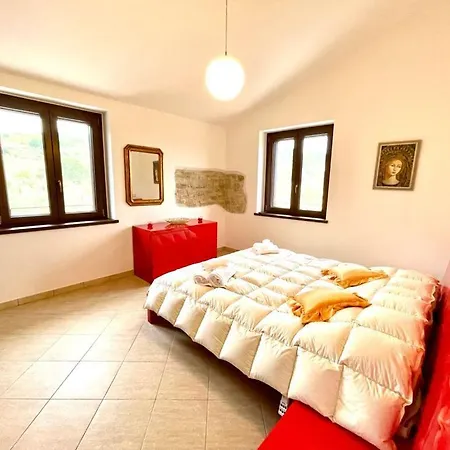 Umbrian Hills Flat - Free Parking & Garden *