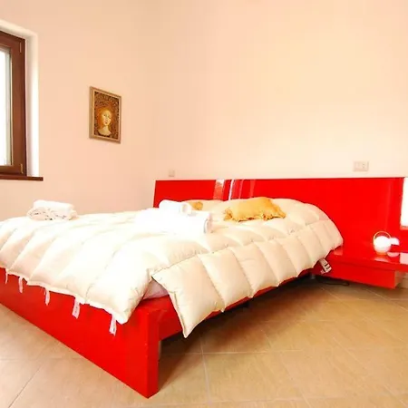 Umbrian Hills Flat - Free Parking & Garden *